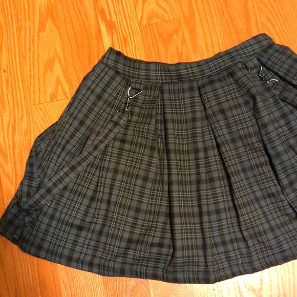 Hot Topic pleated skirt with suspenders - Picture 3 of 7